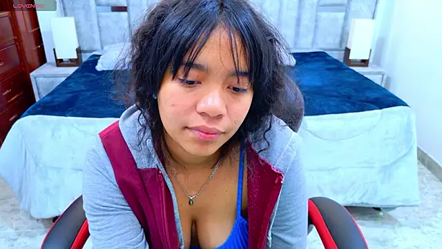 laureentt_'s cam snapshot