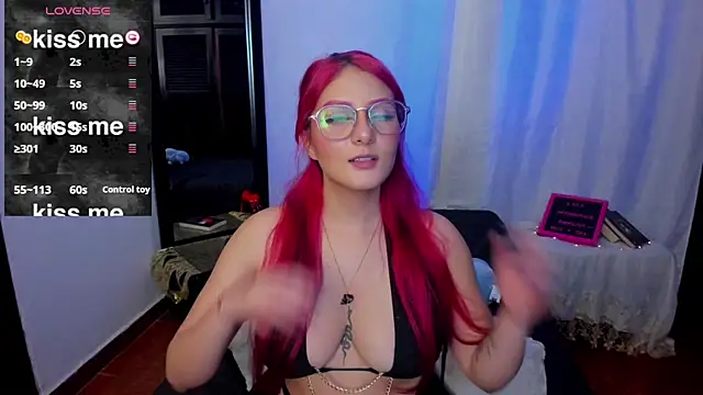 Dafne_Moon live sex cam