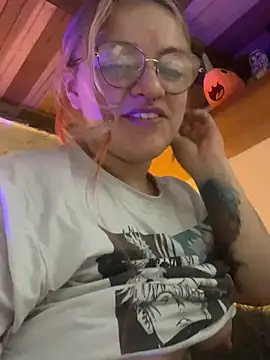 Sophia_Weest99's cam snapshot