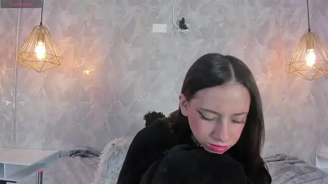 zephyra-angels's cam snapshot