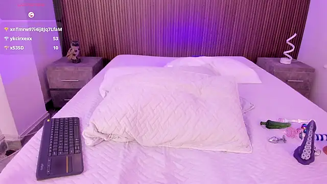 IvannaVolk_'s cam snapshot