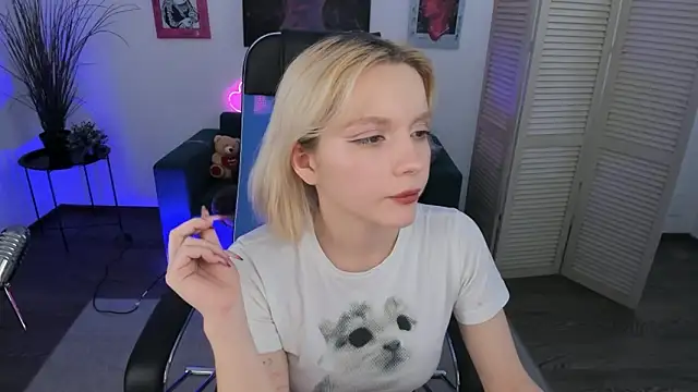 AuroraWrenfield's cam snapshot