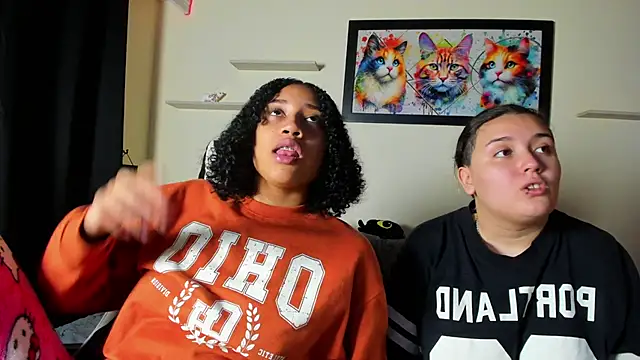 meredit_cris23's cam snapshot