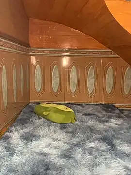 hide_from_colleagues live sex cam