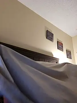 Roddog18 live sex cam