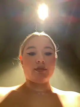 VineraSweet's cam snapshot