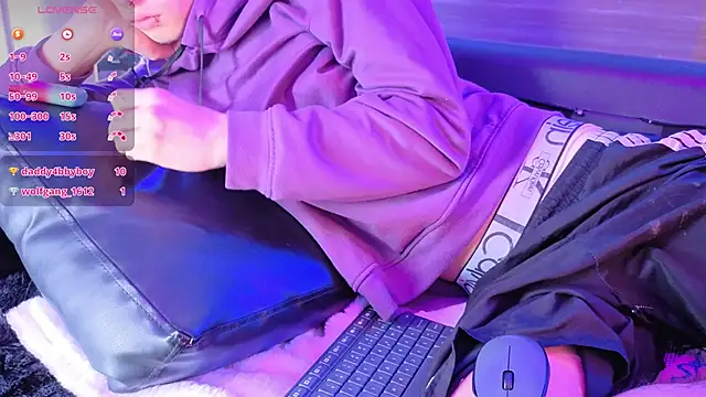 nova_salvatore's cam snapshot