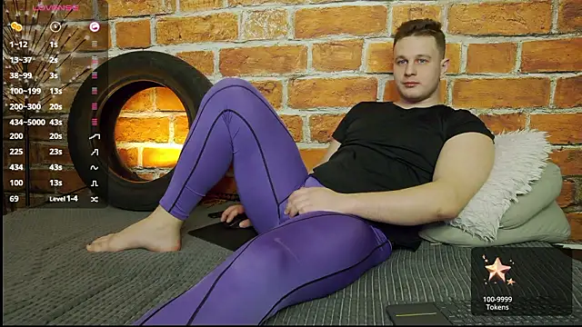 charlie_smiley's cam snapshot