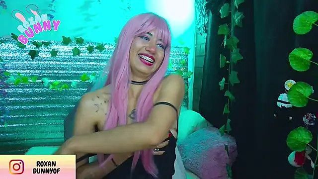 Roxanbunny1's cam snapshot