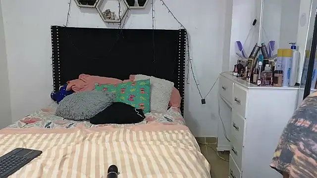 charlotte_077's cam snapshot