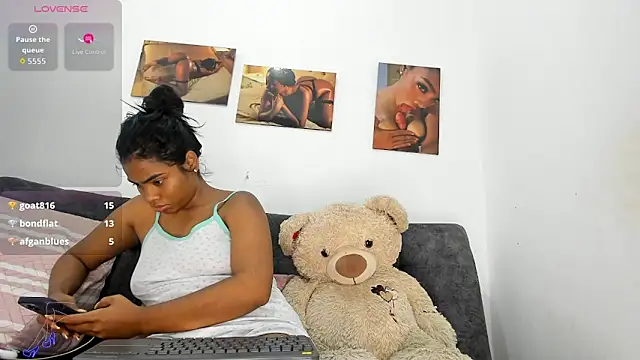 mishell-'s cam snapshot