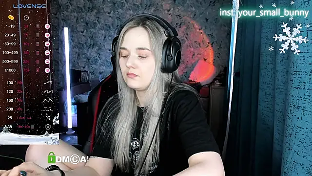 Your_small_bunny's cam snapshot