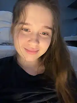 HornyGirlH live sex cam