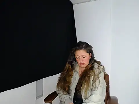 MilfCute_sex's cam snapshot