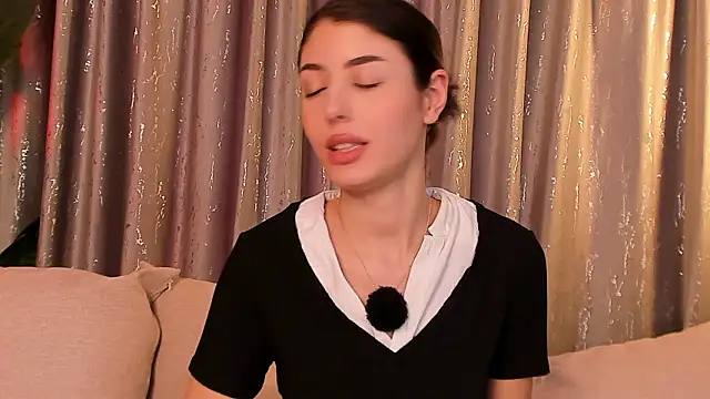 ShyCollegeBB's cam snapshot