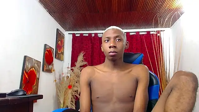 Miilo18 live sex cam