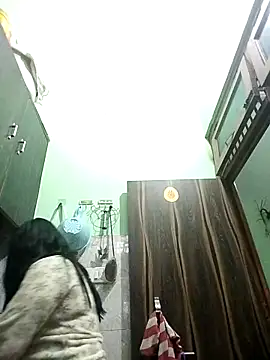 Cute-Janvi20 live sex cam