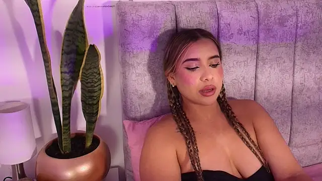 Lucy_Carson_'s cam snapshot