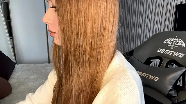 EmilyBubble's cam snapshot