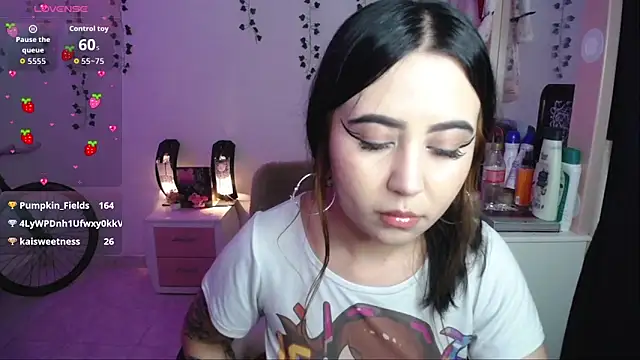 iris_sky's cam snapshot