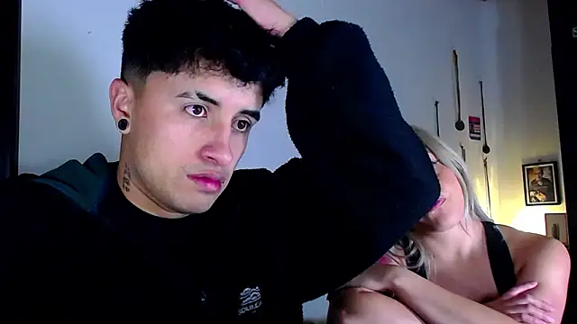 sara_and_jhon's cam snapshot