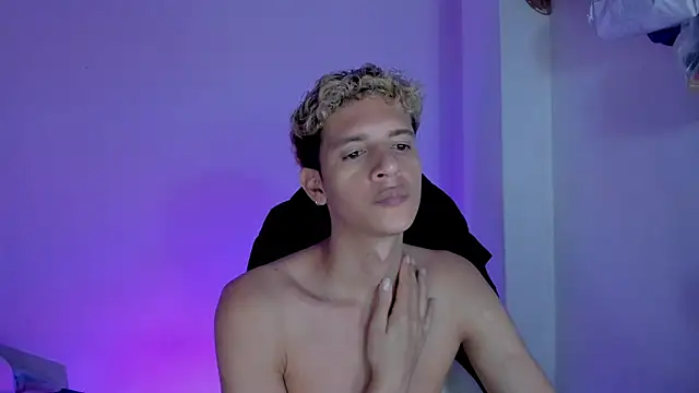 tylernova live sex cam