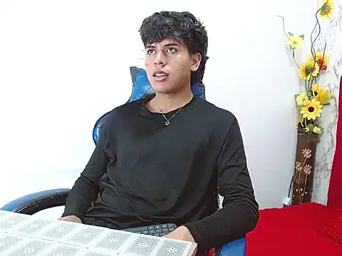 Valentino_Lane live sex cam