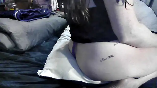 SultryEroticSlut's cam snapshot