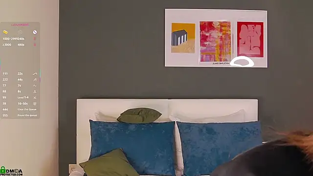 SaraHearts live sex cam