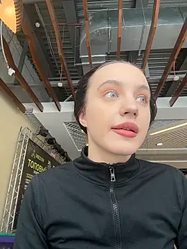 MiaTee's cam snapshot