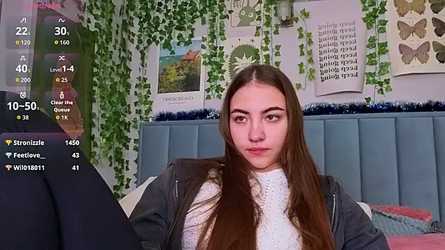 Fit_Brunette_'s cam snapshot