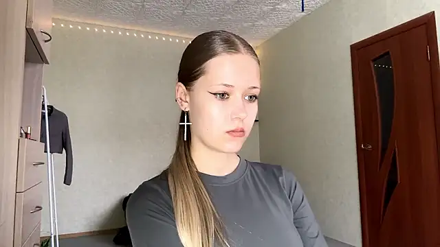 ZaidaSchwarten's cam snapshot