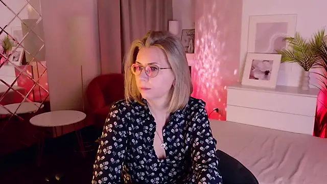 Annie_Light's cam snapshot