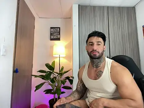 Miller_dominant live sex cam