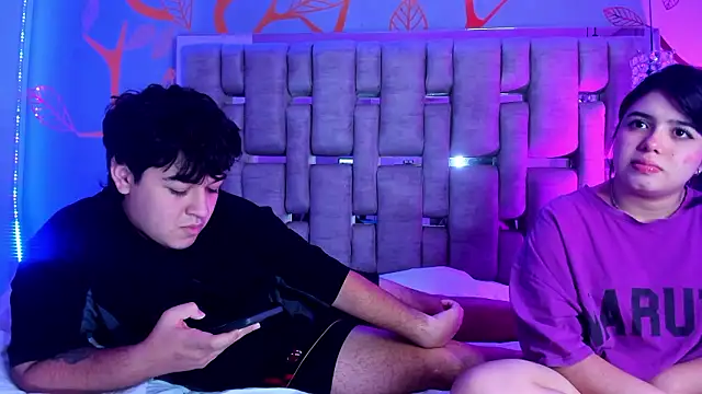 EmilyANDrew_ live sex cam