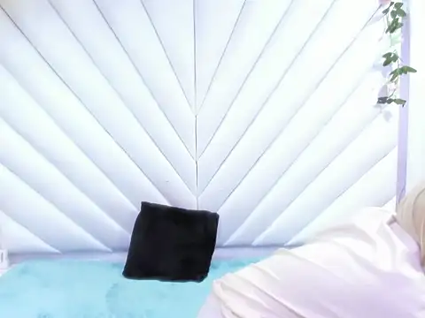 Lunaa_Brunettee's cam snapshot