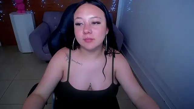 emma_adams_t's cam snapshot