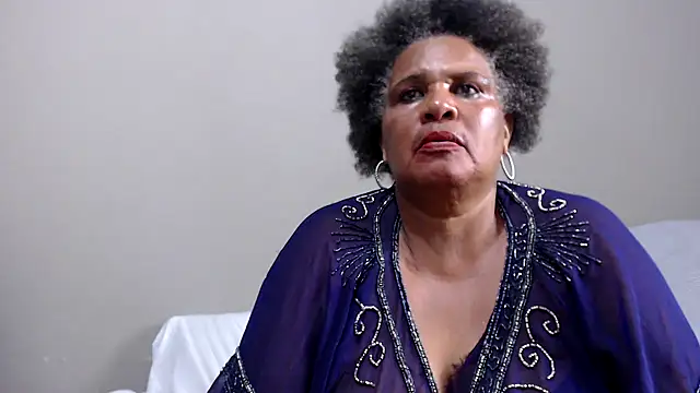 GrandBustyMelon's cam snapshot