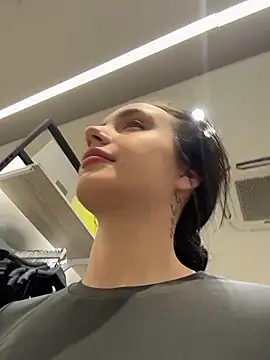 MiaTee's cam snapshot