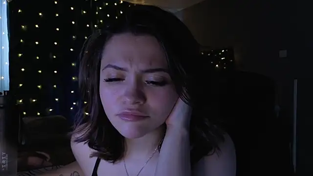 YummyTira live sex cam