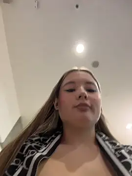 VineraSweet's cam snapshot