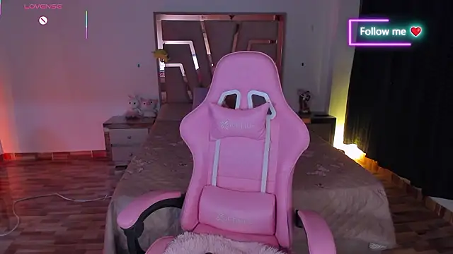 lunaarose's cam snapshot