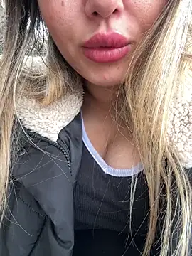 AlivePoor live sex cam