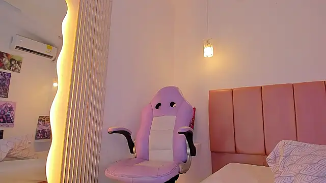 emily__walker's cam snapshot