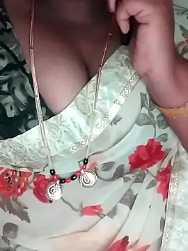 Divyahoty live sex cam