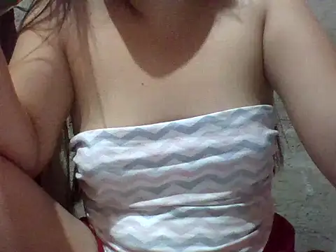 Beatrice143 live sex cam