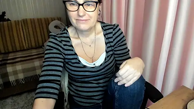 lauraoven live sex cam