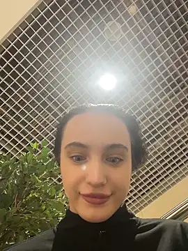 MiaTee's cam snapshot