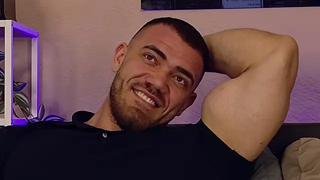 J0nMuscle live sex cam