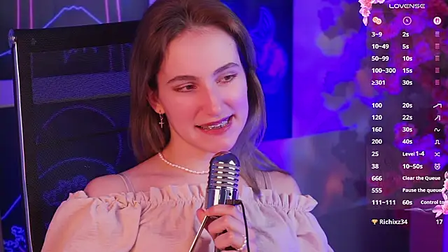 LuxRayi live sex cam